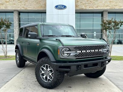 New 2025 Ford Bronco Badlands w/ Matte Film Protection Package