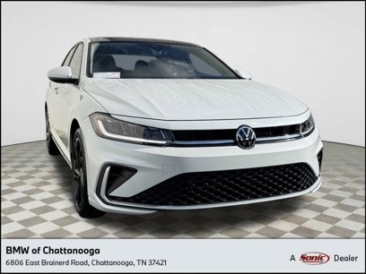 Used 2025 Volkswagen Jetta SE w/ Sunroof Package
