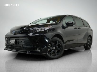 Used 2025 Toyota Sienna XLE Woodland Edition