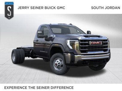 New 2025 GMC Sierra 3500 Pro w/ Convenience Package