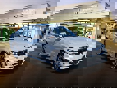 New 2025 BMW 330i xDrive Sedan w/ Convenience Package