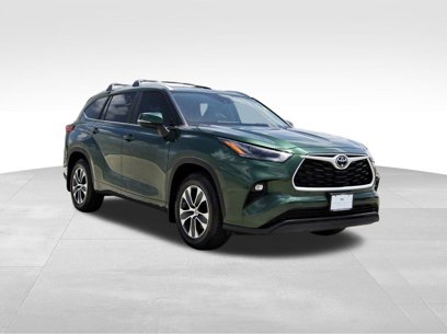 Used 2023 Toyota Highlander XLE