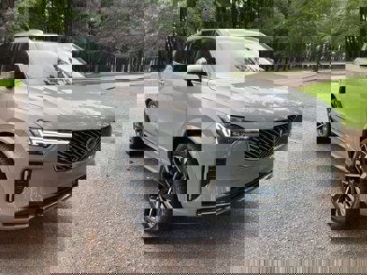 New 2025 Volvo XC90 B5 Core