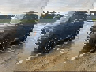 Used 2024 Kia Telluride EX w/ EX Captain's Chair Package