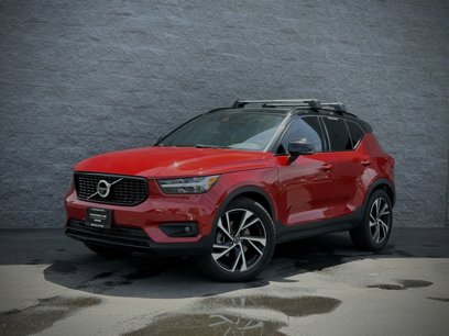 Used 2021 Volvo XC40 T5 R-Design w/ Advanced Package