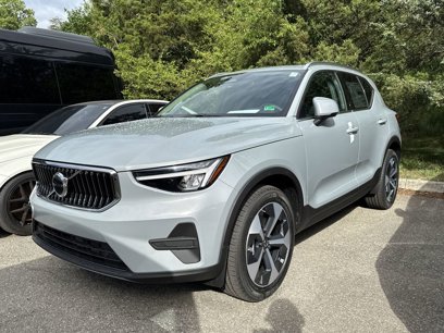New 2025 Volvo XC40 B5 Core w/ Protection Package Premier