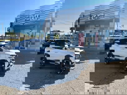 New 2025 Nissan Kicks SR