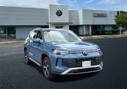Used 2025 Volkswagen Tiguan SE