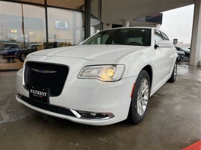 Used 2019 Chrysler 300 Touring w/ Driver Convenience Group