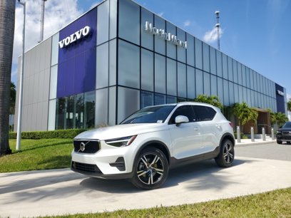 Certified 2023 Volvo XC40 B5 Core w/ Convenience Package
