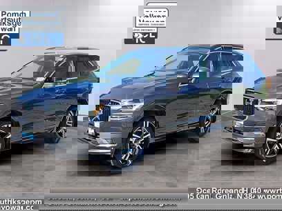 Used 2018 Volvo XC60 T6 Momentum w/ Advanced Package