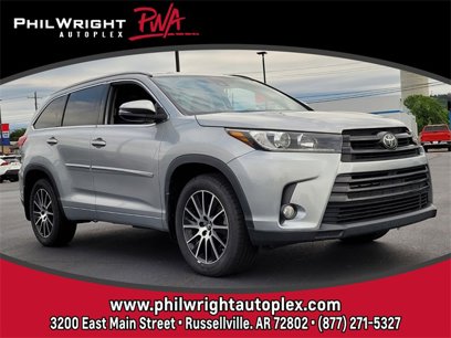 Used 2017 Toyota Highlander SE