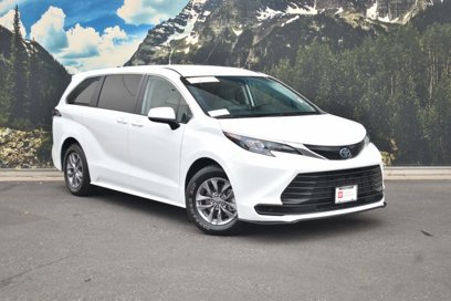 Used 2024 Toyota Sienna LE