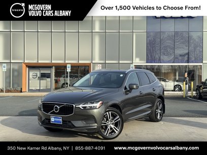 Used 2019 Volvo XC60 T5 Momentum w/ Multimedia Package