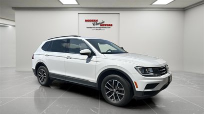 Used 2021 Volkswagen Tiguan SE w/ Panoramic Sunroof Package