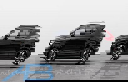 New 2025 Volvo XC40 B5 Plus w/ Protection Package Premier