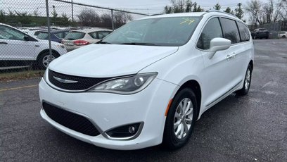 Used 2018 Chrysler Pacifica Touring-L w/ Premium Audio Group