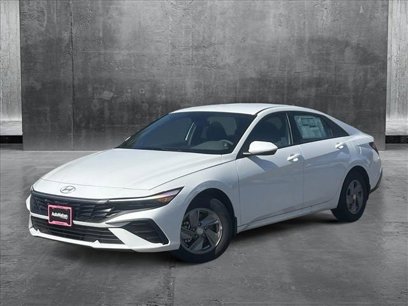 New 2025 Hyundai Elantra SE