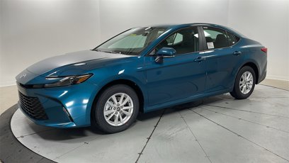 New 2025 Toyota Camry LE