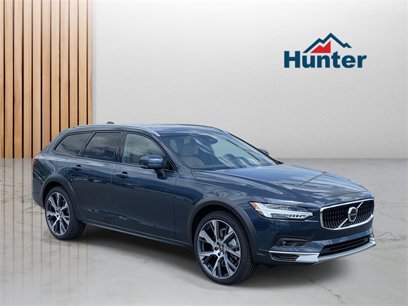 New 2025 Volvo V90 B6 Cross Country Ultra w/ Protection Package Premier