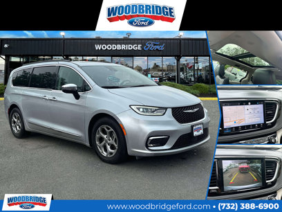 Used 2023 Chrysler Pacifica Limited
