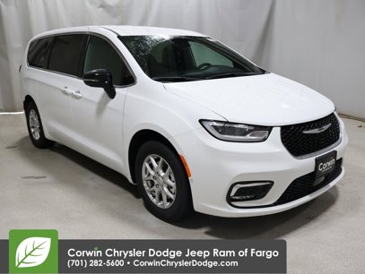 New 2026 Chrysler Pacifica Select