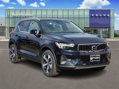 New 2025 Volvo XC40 B5 Plus w/ Protection Package Premier