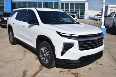 New 2025 Chevrolet Traverse LT w/ Driver Confidence Package