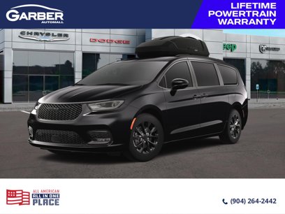 New 2025 Chrysler Pacifica Select