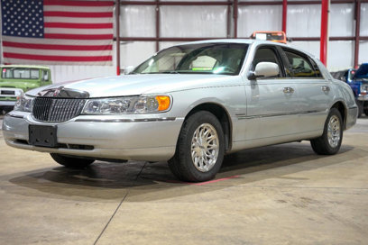 Used 1998 Lincoln Town Car Signature