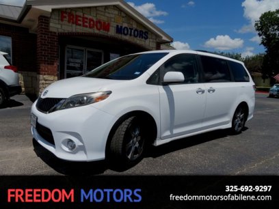 Used 2017 Toyota Sienna SE