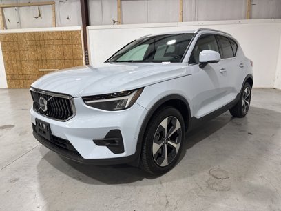 Used 2024 Volvo XC40 B5 Plus