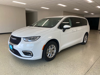 Used 2023 Chrysler Pacifica Touring-L