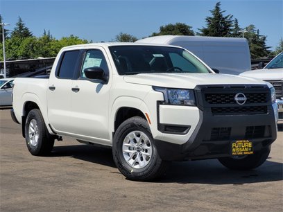 New 2025 Nissan Frontier S