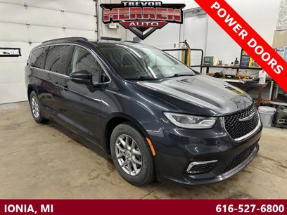 Used 2021 Chrysler Pacifica Touring