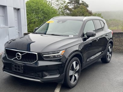Used 2020 Volvo XC40 T5 Momentum w/ Protection Package Premier