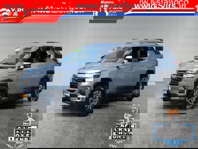 Used 2023 Chevrolet Traverse LT