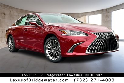 New 2025 Lexus ES 300h w/ Luxury Package