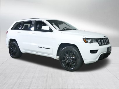 Used 2017 Jeep Grand Cherokee Altitude