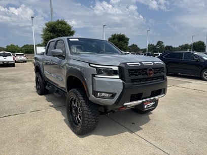 New 2025 Nissan Frontier PRO-4X w/ Pro Convenience Package