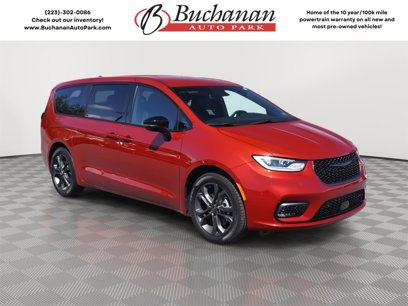 New 2026 Chrysler Pacifica Select