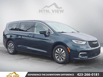 Used 2022 Chrysler Pacifica Touring-L