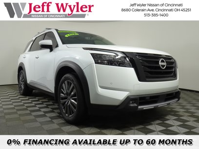 New 2025 Nissan Pathfinder SL w/ SL Premium Package