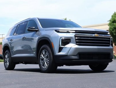 New 2025 Chevrolet Traverse LT w/ LPO, Floor Liner Package