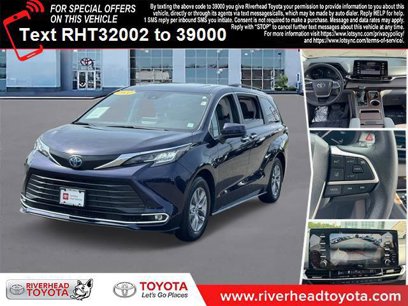 Certified 2022 Toyota Sienna XLE