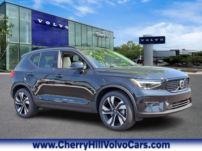 New 2025 Volvo XC40 B5 Ultra w/ Climate Package