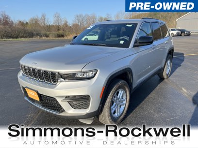 Certified 2025 Jeep Grand Cherokee Laredo w/ Luxury Tech Group I