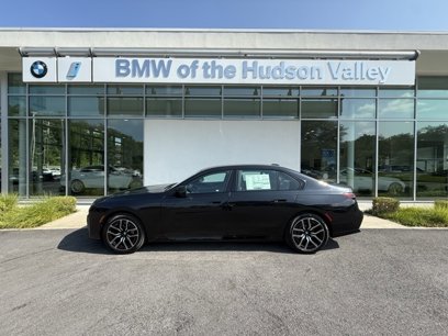 New 2025 BMW 740i xDrive w/ Executive Package