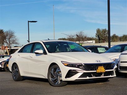 Used 2025 Hyundai Elantra Limited