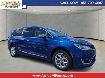 Used 2020 Chrysler Pacifica Limited w/ Advanced Safetytec Group
